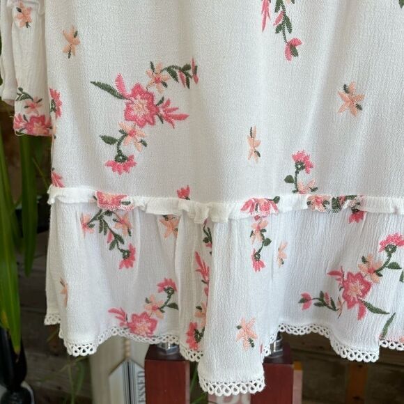 Floral Half Sleeve Blouse Top EUC - Picture 3 of 7